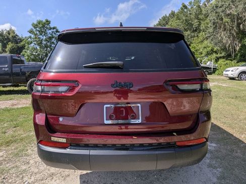 Used 2025 Jeep Grand Cherokee L Altitude RWD image 4