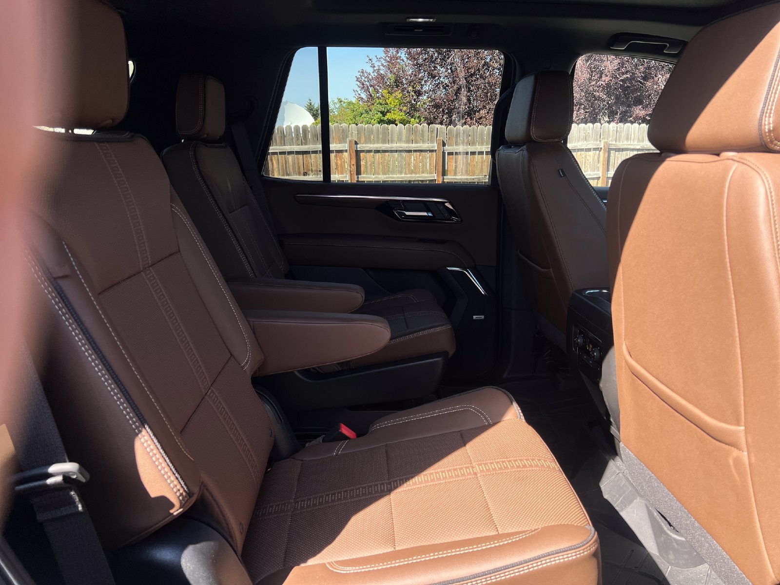 Used 2025 Chevrolet Tahoe High Country AWD/4WD image 31