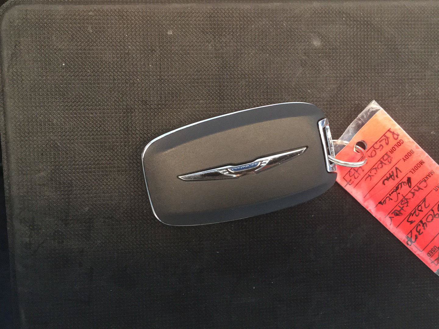 Used 2023 Chrysler Pacifica Touring FWD image 38