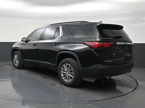 Used 2023 Chevrolet Traverse LT FWD image 3