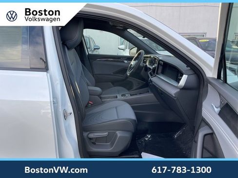 New 2026 Volkswagen Tiguan SE R-Line image 13