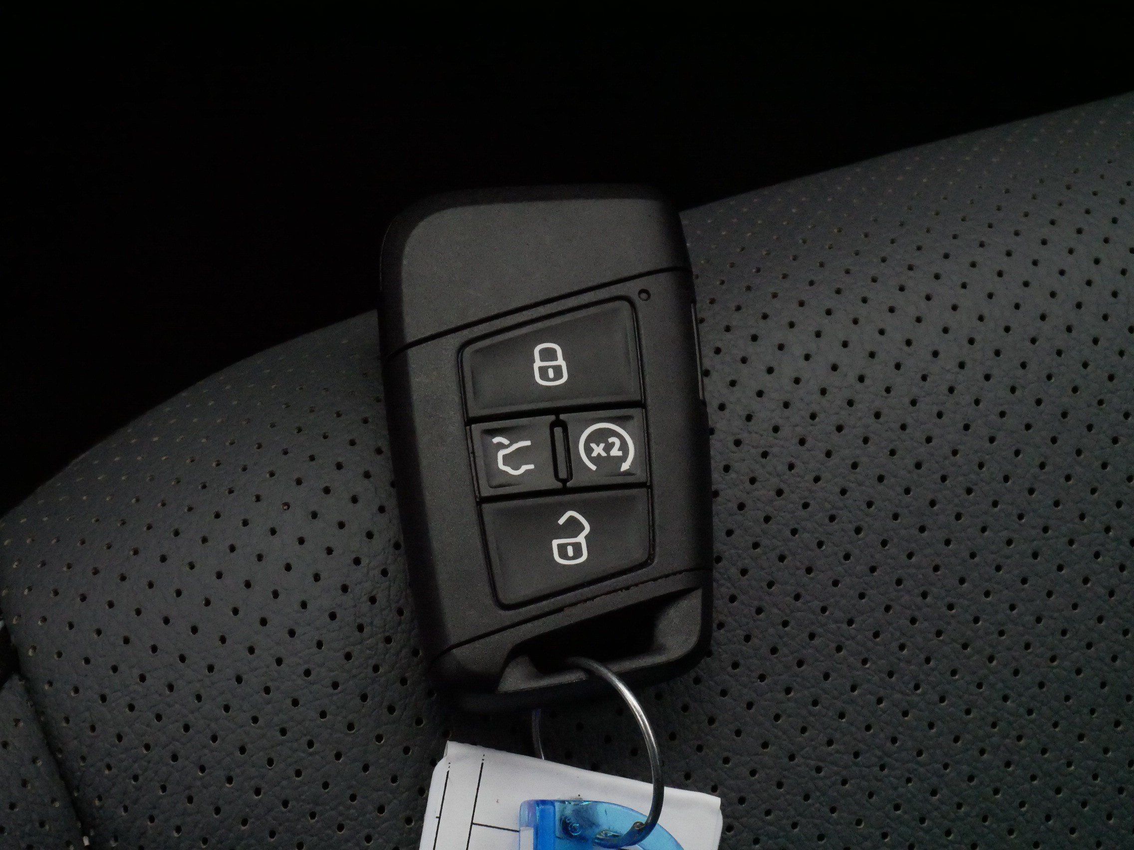 Certified 2026 Volkswagen Jetta SEL FWD image 33