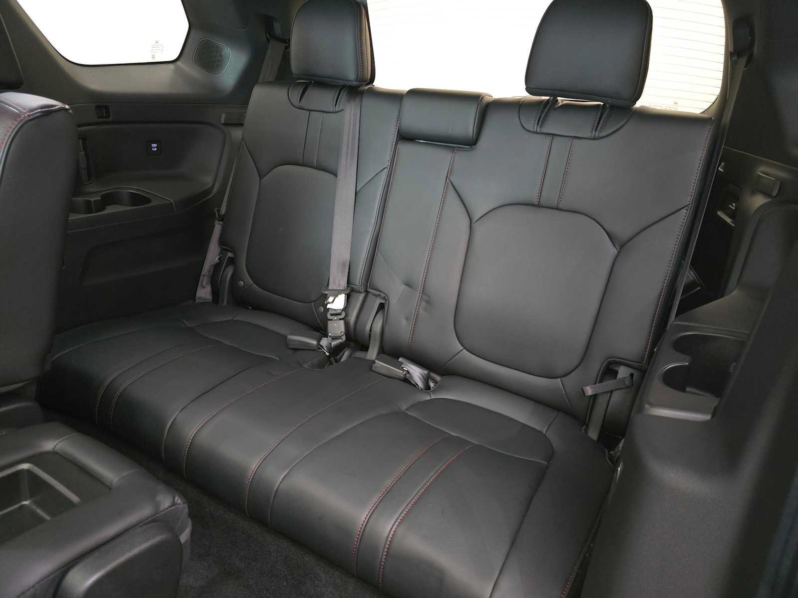 Used 2025 Honda Pilot Black Edition image 27