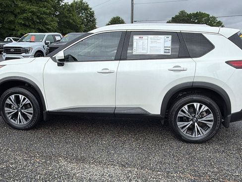Used 2023 Nissan Rogue SV w/ SV Premium B Package FWD image 8