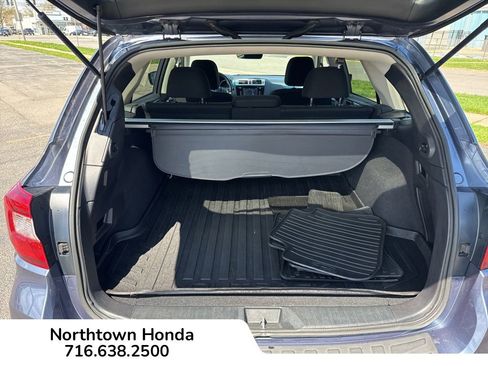 Used 2017 Subaru Outback 2.5i Premium AWD/4WD image 18