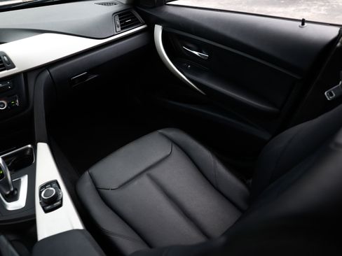 Used 2014 BMW 320i Sedan image 22