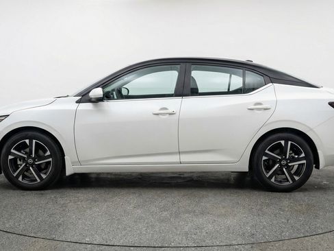 Used 2025 Nissan Sentra SV image 5