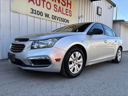 Used 2015 Chevrolet Cruze LS image 9