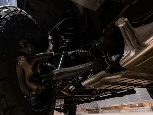 Used 2025 Chevrolet Suburban Z71 w/ Comfort Package image 14