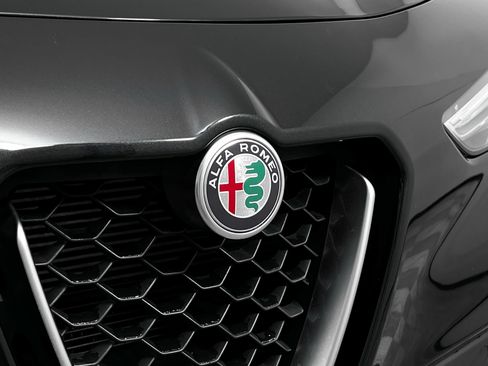 Used 2020 Alfa Romeo Stelvio Ti w/ Active Blind Spot Package image 12