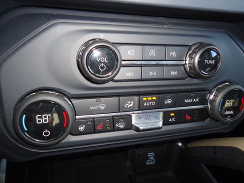Used 2025 Ford Bronco Badlands AWD/4WD image 20