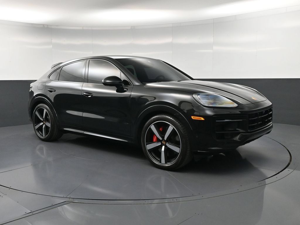 Certified 2025 Porsche Cayenne GTS AWD/4WD image 10