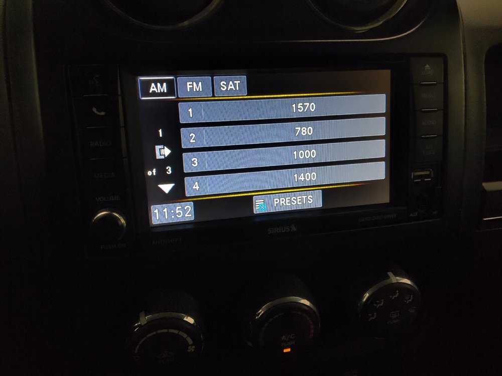 Used 2016 Jeep Patriot Latitude AWD/4WD image 25