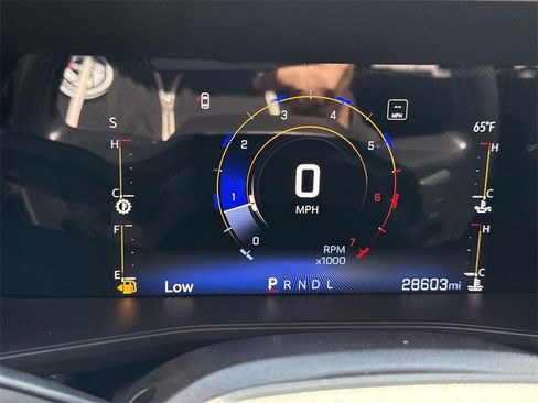 Used 2023 Chevrolet Colorado W/T image 9