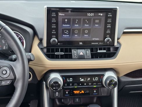 Used 2020 Toyota RAV4 Limited image 15