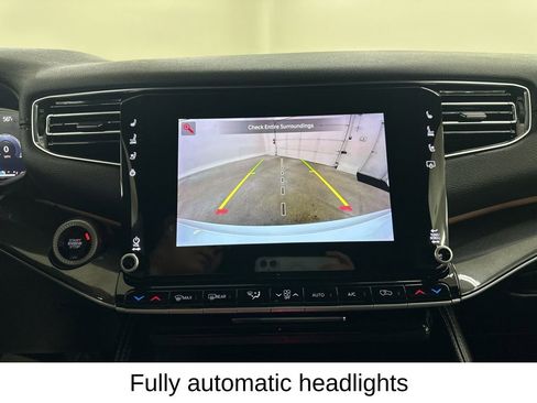 Used 2023 Jeep Wagoneer 4WD w/ Premium Group I image 40