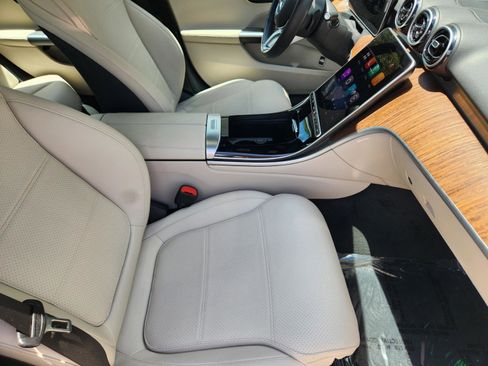 Used 2025 Mercedes-Benz C 300 Sedan image 7