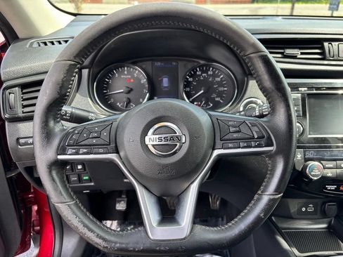 Used 2018 Nissan Rogue SV AWD/4WD image 30