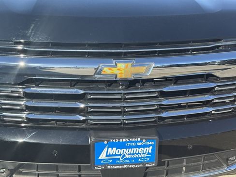 New 2025 Chevrolet Suburban Premier image 4