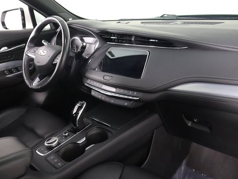 Used 2022 Cadillac XT4 Premium Luxury w/ Enhanced Visibility Package image 31