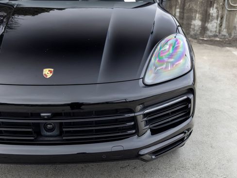 Certified 2022 Porsche Cayenne S AWD/4WD image 17