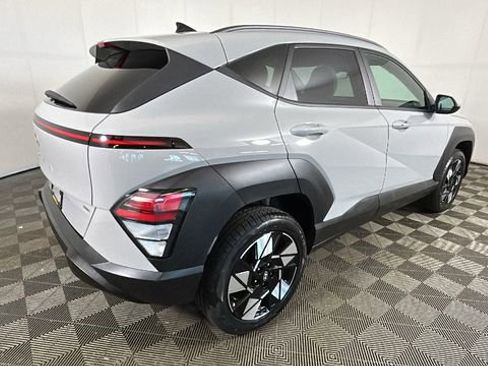 Certified 2025 Hyundai Kona SEL AWD/4WD image 3