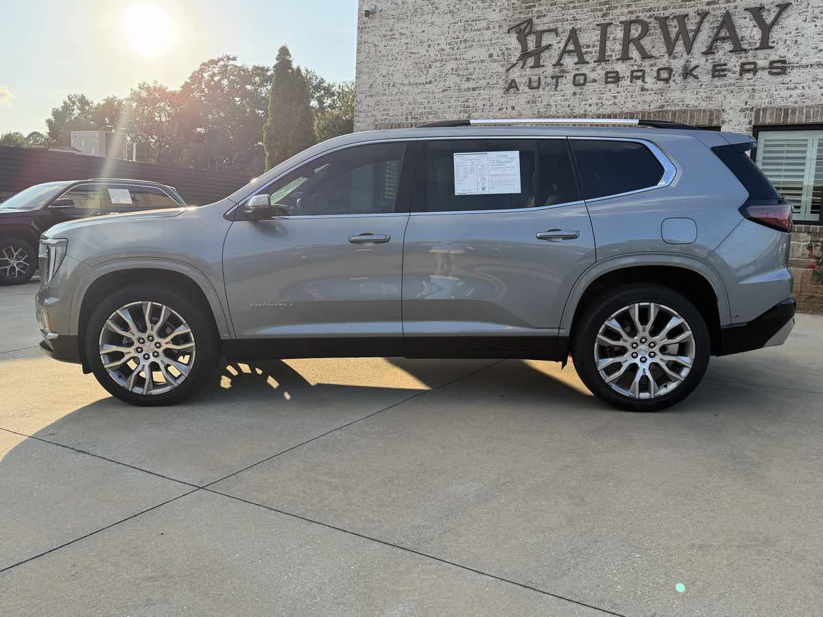 Used 2025 GMC Acadia Denali w/ Super Cruise Package AWD/4WD image 9