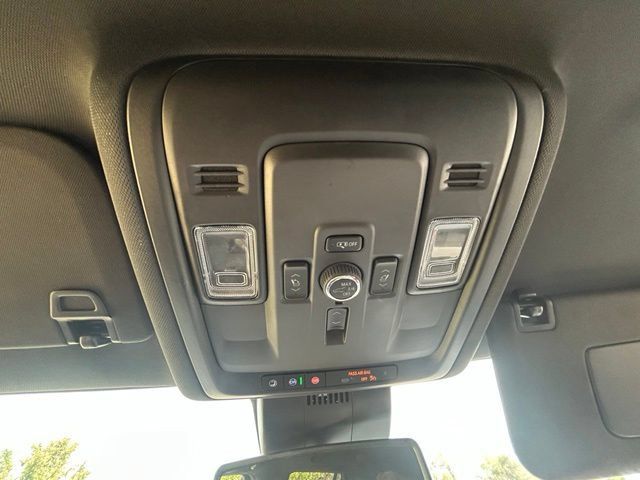 Used 2025 GMC Yukon Elevation AWD/4WD image 34