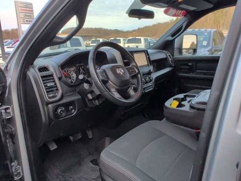 Used 2024 RAM 2500 Tradesman w/ Chrome Appearance Group image 11