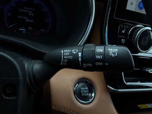 Used 2023 Toyota Highlander Platinum FWD image 44