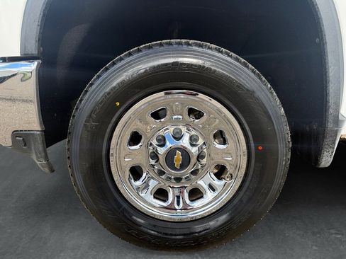 Used 2021 Chevrolet Silverado 2500 LT w/ Convenience Package AWD/4WD image 27