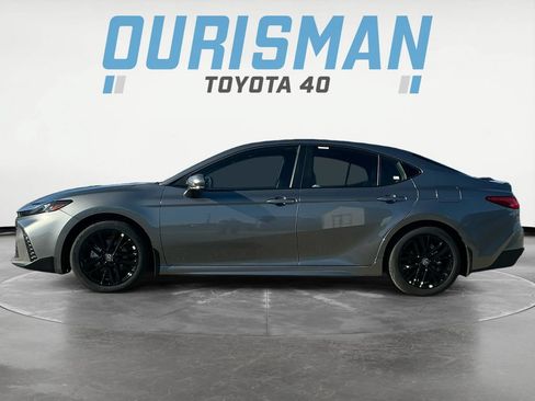 Used 2025 Toyota Camry SE w/ Convenience Package FWD image 4