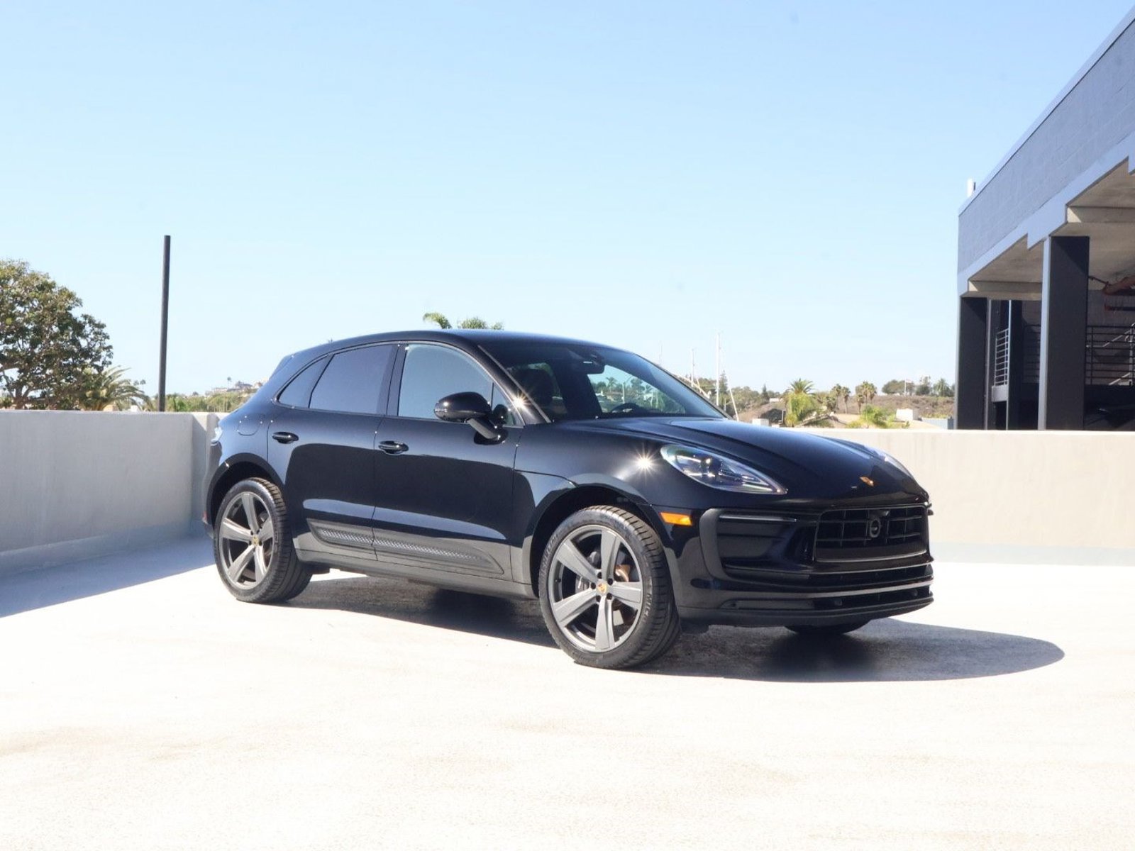 Certified 2026 Porsche Macan AWD/4WD image 7