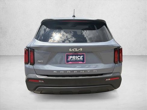 Used 2022 Kia Sorento LX AWD/4WD image 2