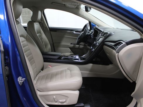 Used 2018 Ford Fusion SE image 29