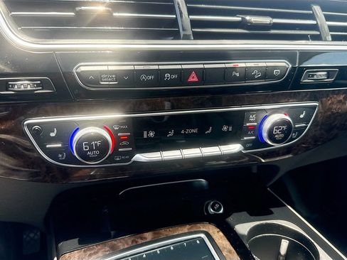 Used 2018 Audi Q7 3.0T Prestige w/ Prestige Package AWD/4WD image 17