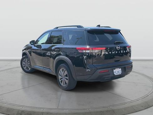 Certified 2025 Nissan Pathfinder SV FWD image 5