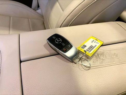 Used 2021 Mercedes-Benz GLE 350 4MATIC image 20