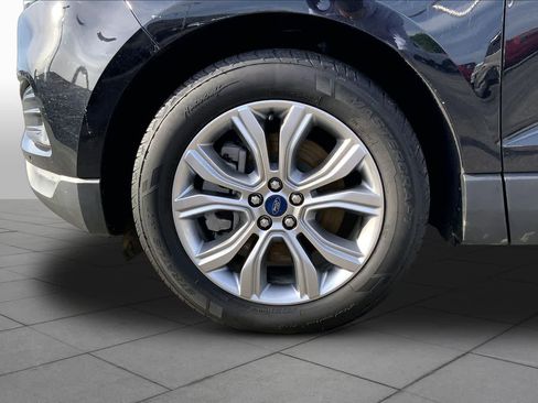 Certified 2022 Ford Edge Titanium AWD/4WD image 11