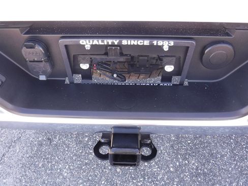 Used 2024 Chevrolet Silverado 3500 LT image 9