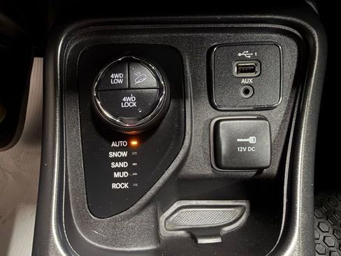 Used 2019 Jeep Compass Trailhawk AWD/4WD image 39