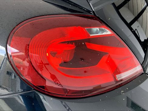 Used 2018 Volkswagen Beetle 2.0T S w/ Style & Comfort Package For S image 27