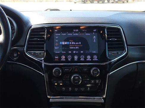 Used 2020 Jeep Grand Cherokee Limited image 12