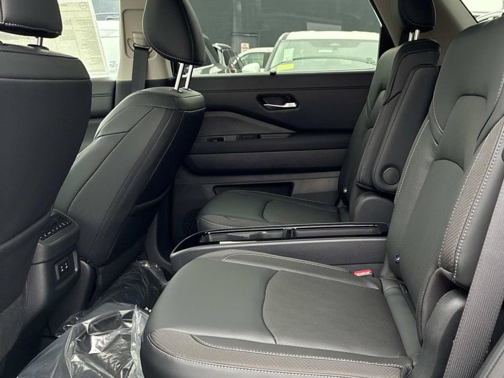 New 2026 Nissan Pathfinder SL AWD/4WD image 10
