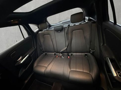 Used 2021 Mercedes-Benz GLA 250 w/ Premium Package image 22