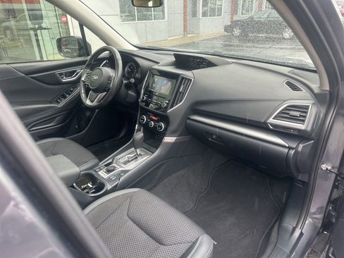Used 2022 Subaru Forester Premium AWD/4WD image 9