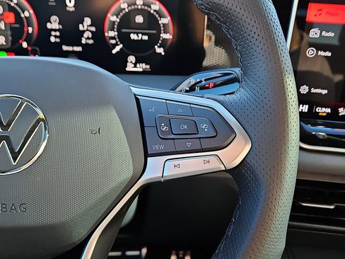 New 2026 Volkswagen Tiguan SE R-Line image 18