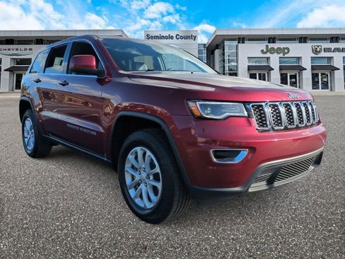 Used 2022 Jeep Grand Cherokee Laredo X image 2