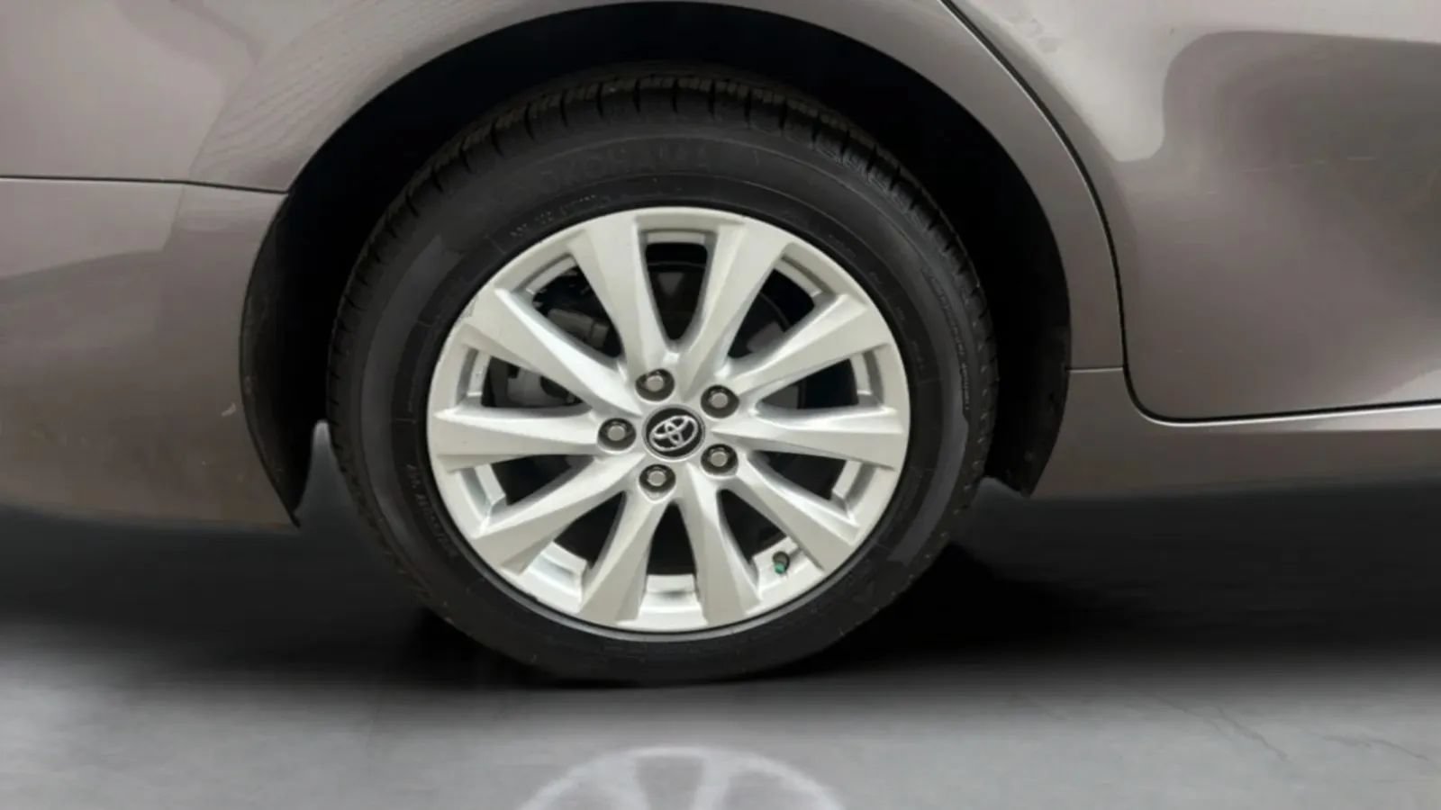 Used 2019 Toyota Camry LE FWD image 26