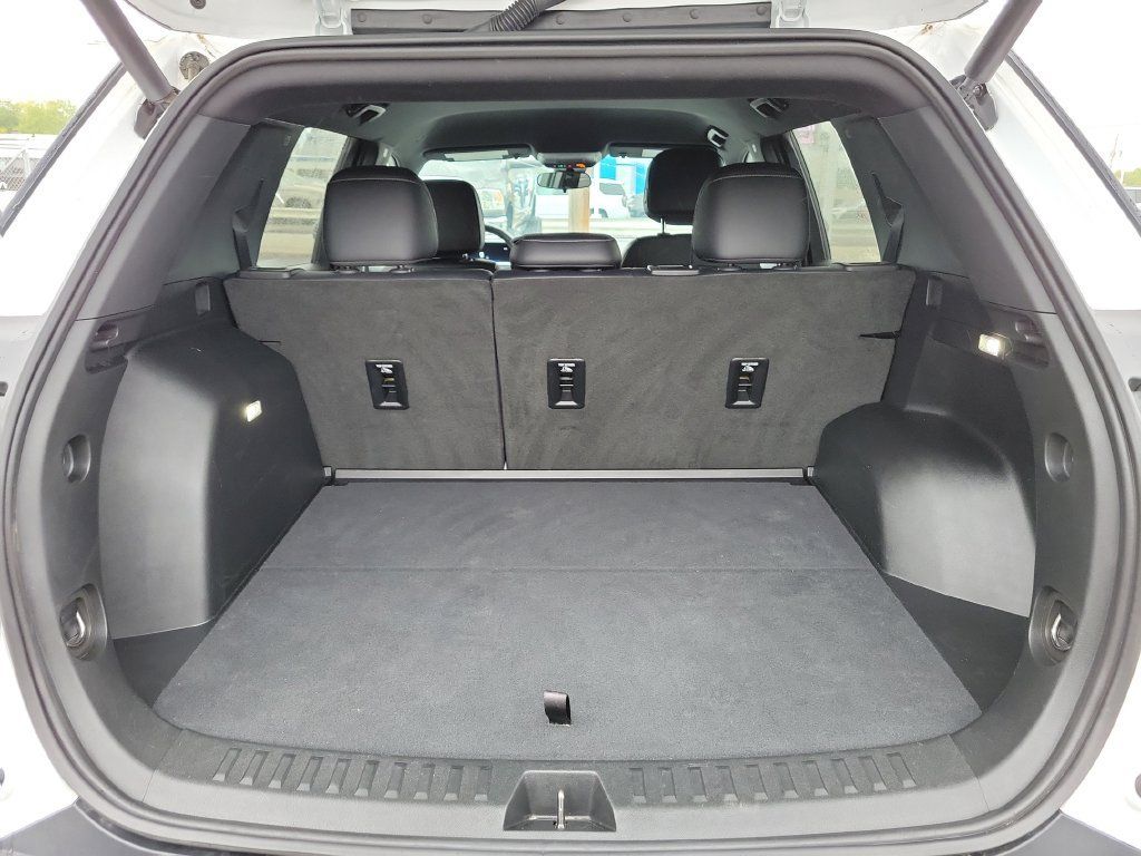 Used 2026 Chevrolet Equinox LT w/ Convenience Package II AWD/4WD image 11